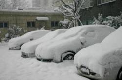 新能源电车下雪天充电