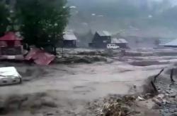 一场大雨诗句