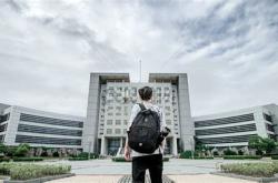 大学新生翻译英文