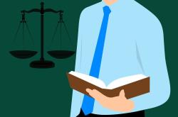 男孩遭铁链栓脖拖行，揭示背后的真相与呼唤社会正义