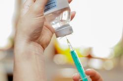 西安检验师接种疫苗后仍感染，疫苗保护效力与应对措施解析