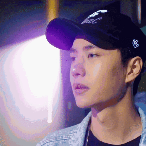 热血铸魂王一博，演技与报国的双重奏