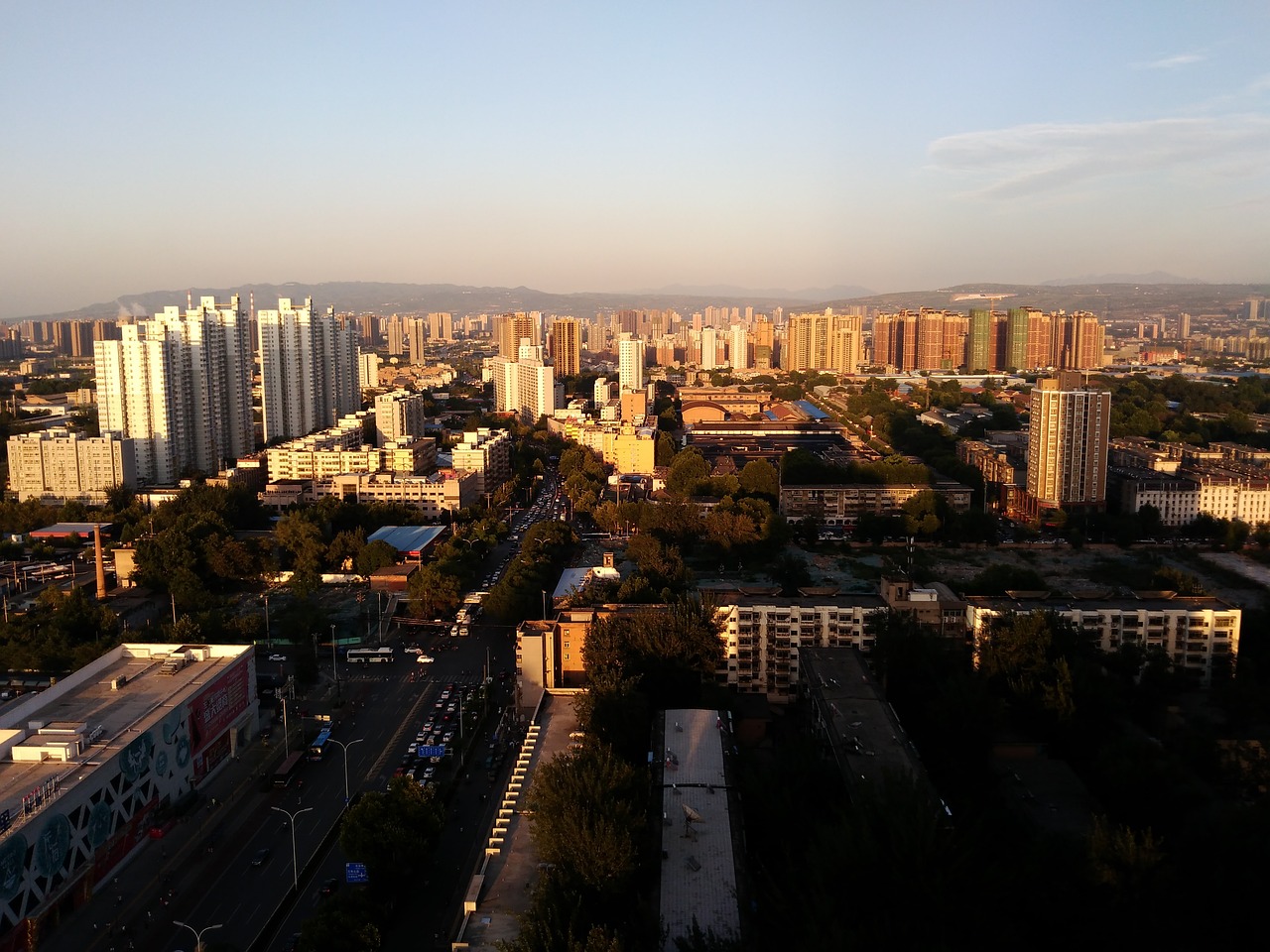 二手房价格继续下跌，市场趋势与深度解读