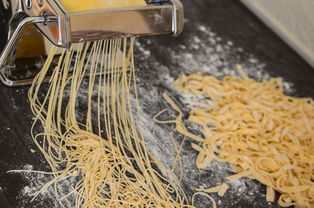 穿越时空的越剧魅力——碧玉簪，经典曲目与现代诠释