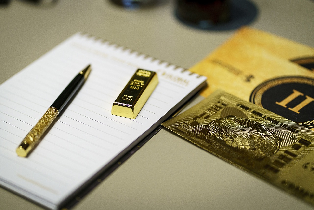 金价重回8字头，黄金投资热潮再起，投资者如何把握机遇？
