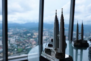 美国国债总额突破36万亿美元，财政困境与未来展望